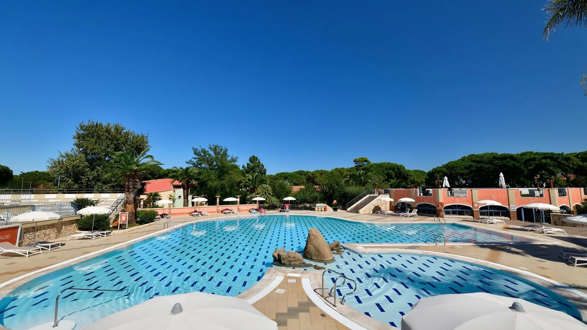 Colostrai Hotel Club 산프리아모